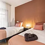 2br Coastal Escape With Pool And Private Terrace Apartman