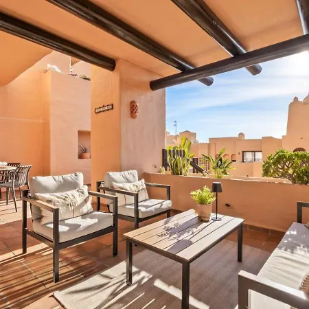 2br Coastal Escape With Pool And Private Terrace Apartman